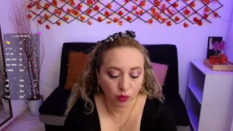 Saray  online show from 09/28/25, 11:48