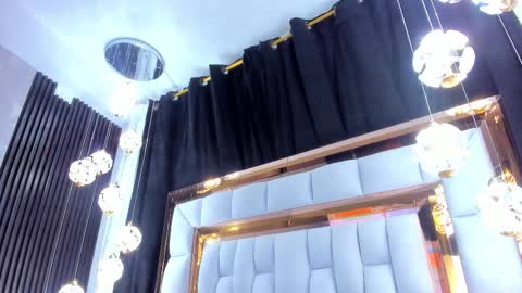 Saray online show from 11/30/25, 07:18