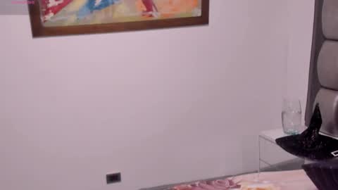 Baby Saren online show from 10/15/25, 11:54