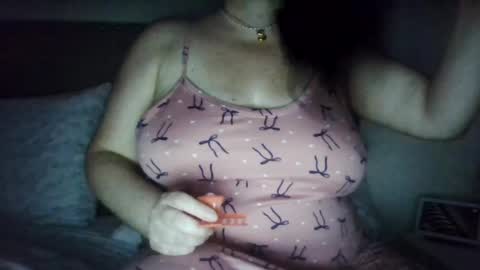 Snapshot of saretta46 chatting on 09/29/25, 11:42 Sara online show from 09/29/25, 11:42