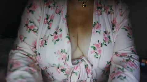 Snapshot of saretta46 chatting on 10/06/25, 12:41 Sara online show from 10/06/25, 12:41