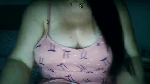 Snapshot of saretta46 chatting on 11/01/25, 12:01 Sara online show from 11/01/25, 12:01