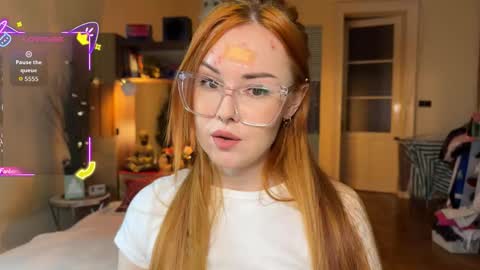 Veronika online show from 10/20/25, 05:46