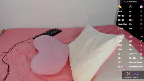 Snapshot of sarha_foxxx chatting on 03/12/25, 04:41 Heeey Help me reach 100 likes up online show from 03/12/25, 04:41