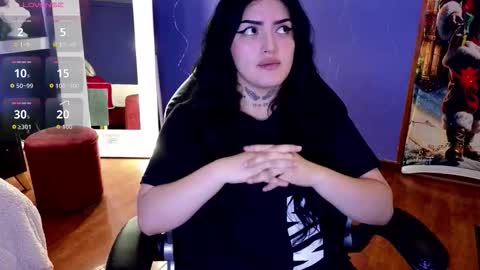 Sari  online show from 11/23/25, 08:52