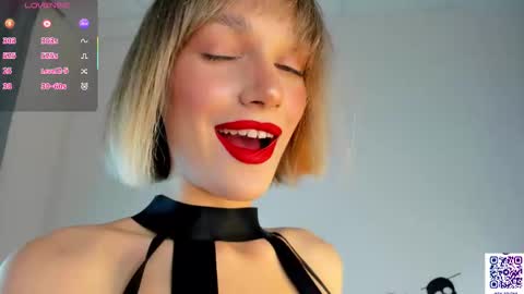 Your Selena 3 online show from 10/30/25, 02:57