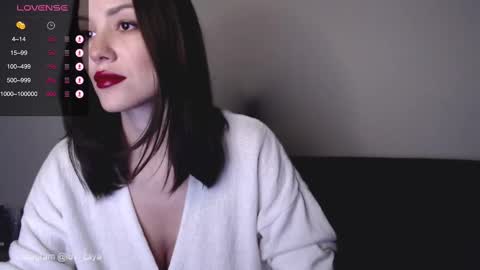 Snapshot of sarinaluv chatting on 02/26/25, 05:09 online show from 02/26/25, 05:09