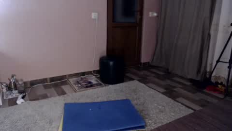   online show from 06/15/26, 08:00
