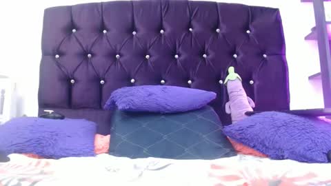 Snapshot of sarita_multisquirt chatting on 02/18/26, 10:50 Sara online show from 02/18/26, 10:50