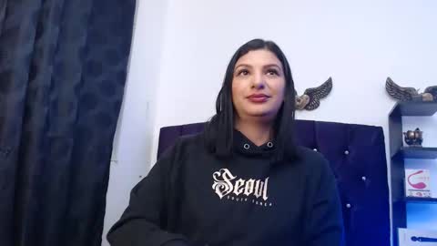 Snapshot of sarita_multisquirt chatting on 03/25/26, 02:39 Sara online show from 03/25/26, 02:39