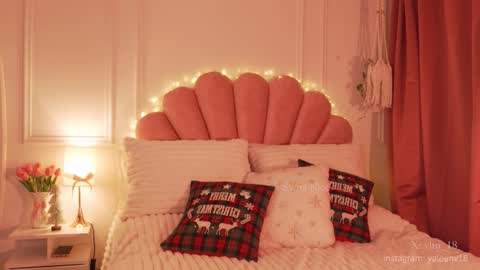 Snapshot of sarita_nice chatting on 12/17/25, 11:22 Sara online show from 12/17/25, 11:22