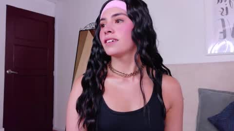 Sara online show from 11/18/25, 08:24