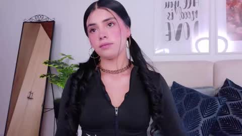 Sara online show from 11/25/25, 08:53