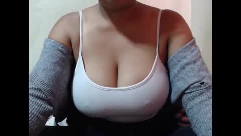 saronette online show from 11/14/25, 05:39