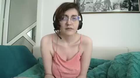 Snapshot of sarraboots chatting on 04/10/26, 09:14 sarraboots online show from 04/10/26, 09:14