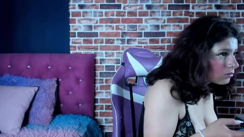 Snapshot of sary_littlesmiles chatting on 04/05/26, 11:18 Sary online show from 04/05/26, 11:18