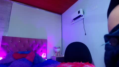 Snapshot of sary_littlesmiles chatting on 04/19/26, 04:12 Sary online show from 04/19/26, 04:12
