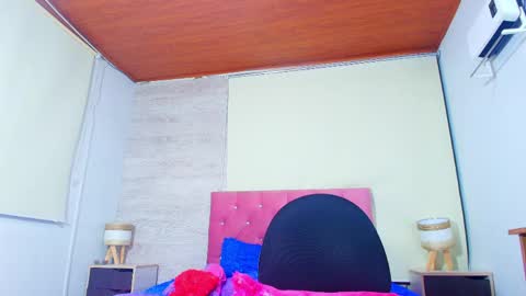 Snapshot of sary_littlesmiles chatting on 04/21/26, 03:35 Sary online show from 04/21/26, 03:35