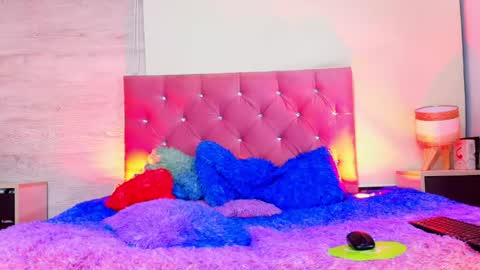 Snapshot of sary_littlesmiles chatting on 04/23/26, 03:41 Sary online show from 04/23/26, 03:41