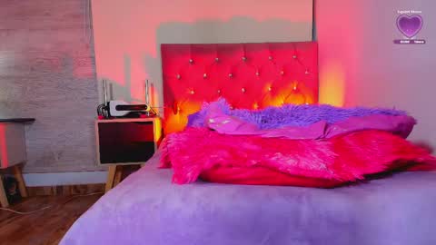 Snapshot of sary_littlesmiles chatting on 05/06/26, 02:40 Sary online show from 05/06/26, 02:40