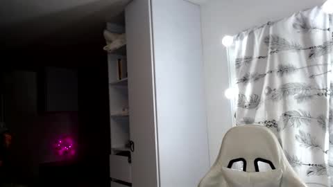 yesica online show from 02/22/25, 05:23