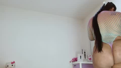 Snapshot of sasha_creamy chatting on 05/16/26, 04:42 Sasha Creamy online show from 05/16/26, 04:42