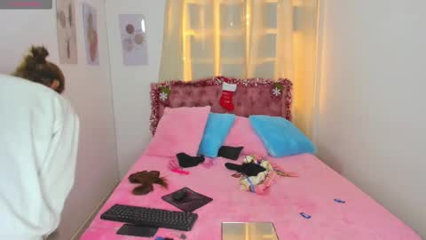 sasha morelo online show from 12/15/25, 12:42