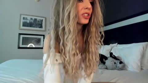 Snapshot of sashabarbieshow chatting on 02/22/25, 12:29 Sasha online show from 02/22/25, 12:29