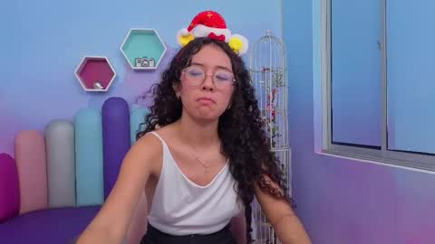 SashaMonroee  online show from 12/16/25, 12:04