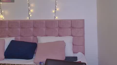 Snapshot of sasharosee2 chatting on 09/19/25, 12:17 S A S H A R O S E online show from 09/19/25, 12:17