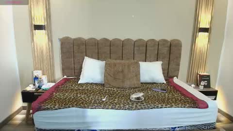 Snapshot of sasharosee2 chatting on 09/21/25, 12:07 S A S H A R O S E online show from 09/21/25, 12:07