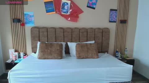 Snapshot of sasharosee2 chatting on 10/06/25, 11:51 S A S H A R O S E online show from 10/06/25, 11:51