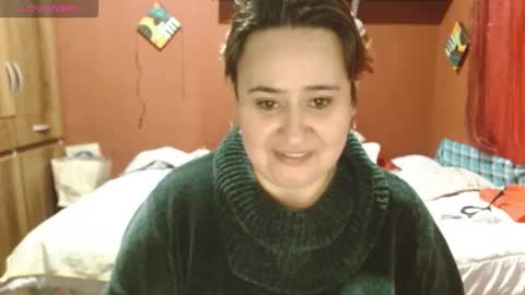 Snapshot of sasharosee2 chatting on 10/28/25, 12:30 S A S H A R O S E online show from 10/28/25, 12:30