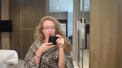 Sasha online show from 10/11/25, 06:45