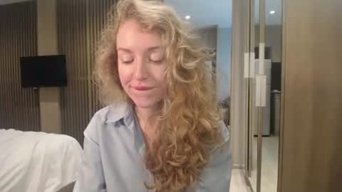 Sasha online show from 10/16/25, 06:14