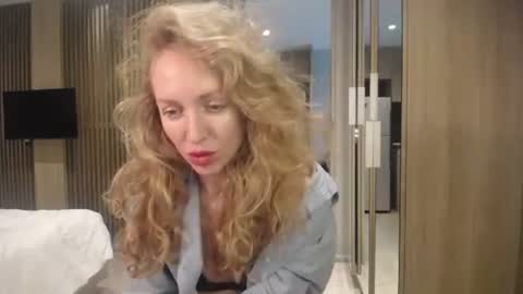 Sasha online show from 10/20/25, 08:59