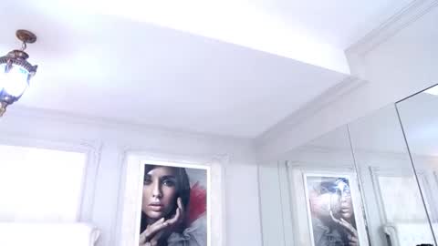 Snapshot of sashavaughn chatting on 09/23/25, 04:54 Sasha online show from 09/23/25, 04:54