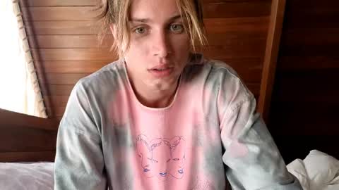 Snapshot of sashenkka chatting on 05/07/26, 01:33 Sasha -- online show from 05/07/26, 01:33