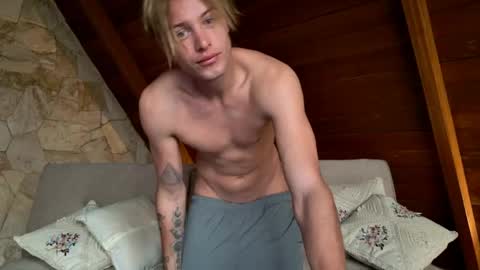 Snapshot of sashenkka chatting on 05/22/26, 10:48 Sasha -- online show from 05/22/26, 10:48