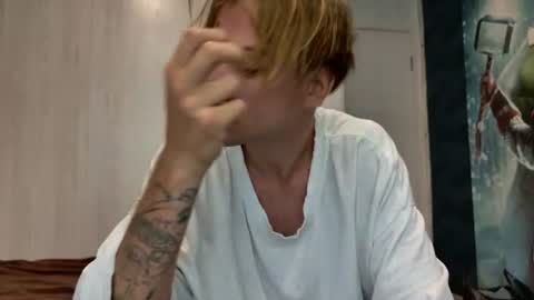 Snapshot of sashenkka chatting on 06/22/26, 05:59 Sasha -- online show from 06/22/26, 05:59