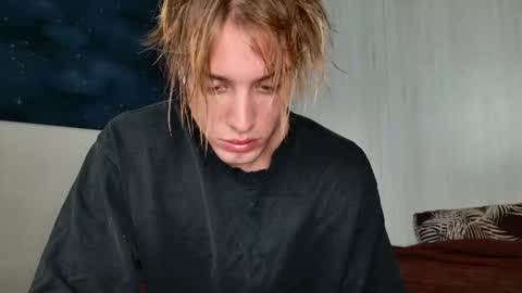 Snapshot of sashenkka chatting on 07/09/26, 07:45 Sasha -- online show from 07/09/26, 07:45