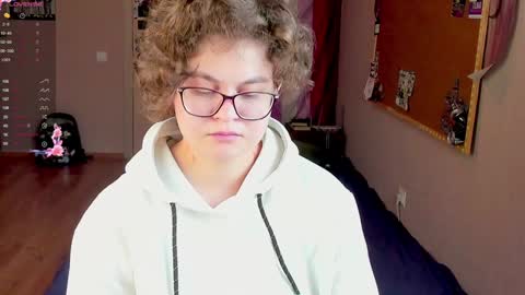Snapshot of sashy_way chatting on 12/08/24, 12:40 .Alexandra online show from 12/08/24, 12:40