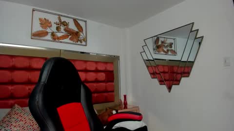 saskiagrendel online show from 09/25/25, 06:22