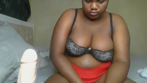 Snapshot of sassie_bee chatting on 12/09/24, 01:51 sassie_bee online show from 12/09/24, 01:51
