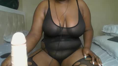 Snapshot of sassie_bee chatting on 12/09/24, 11:34 sassie_bee online show from 12/09/24, 11:34