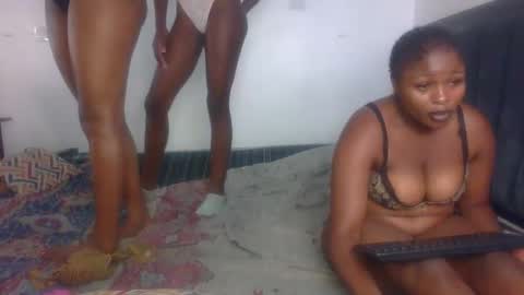 sassie_d online show from 12/15/25, 09:52