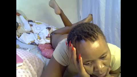 Snapshot of sassy_bella chatting on 03/22/26, 06:00 sassy_bella online show from 03/22/26, 06:00
