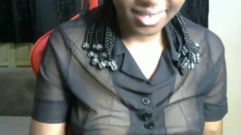 Snapshot of sassy_lyne chatting on 04/17/26, 06:16 sassy_lyne online show from 04/17/26, 06:16