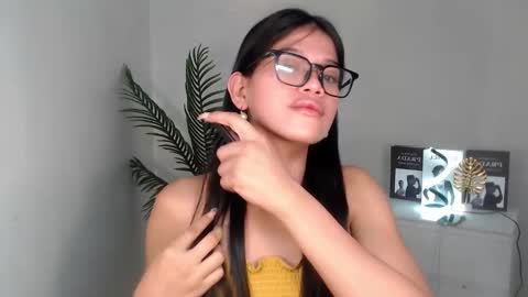 Snapshot of sassy_monie chatting on 01/26/25, 06:28 sassy_monie online show from 01/26/25, 06:28