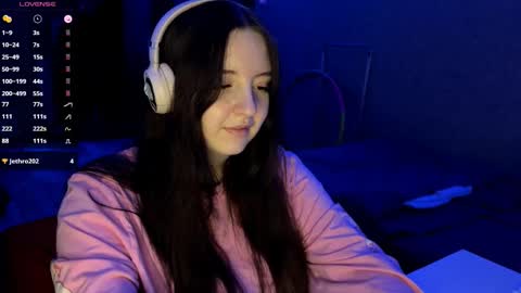 Snapshot of sassy_touch_heat_x3 chatting on 11/18/25, 06:34 Marmulka or Mary online show from 11/18/25, 06:34